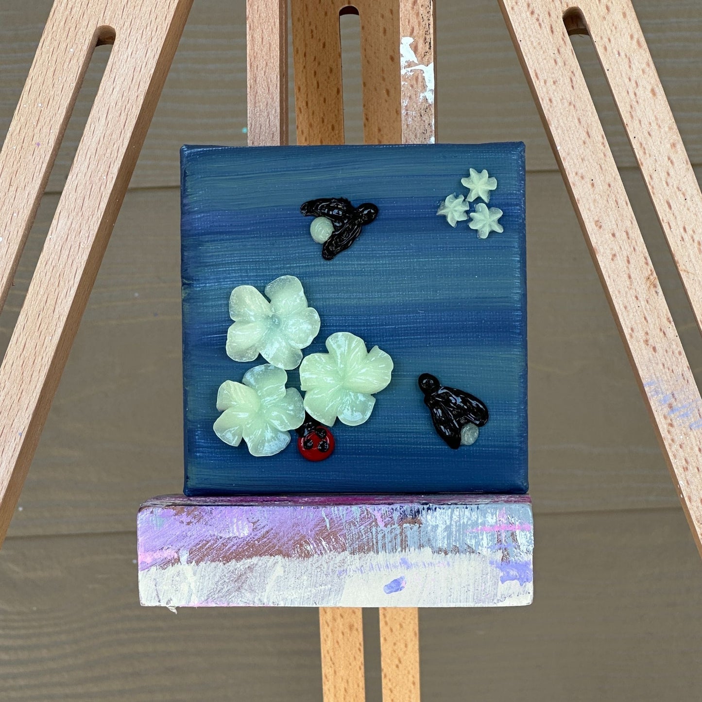 3D Glow In The Dark Lightning Bugs and Flowers 4"x4"