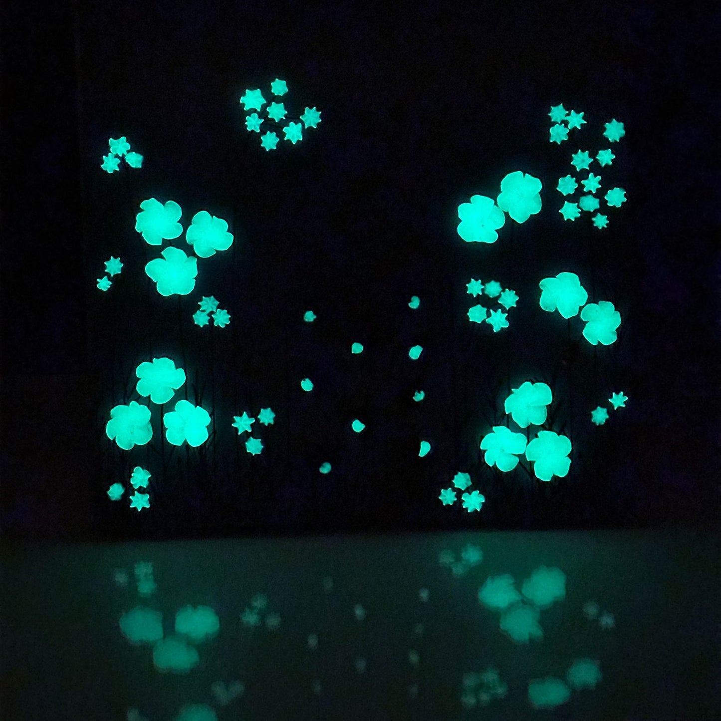 3D Glow In The Dark Lightning Bugs In A Jar 8"x8"